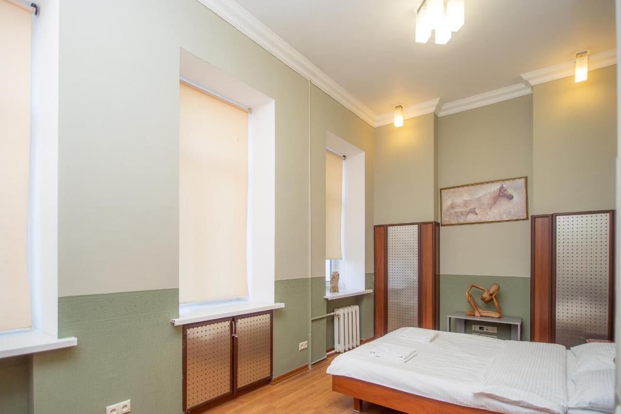 Простора 3 Кімнатна Біля Майдану Незалежності Apartment เคียฟ ภายนอก รูปภาพ